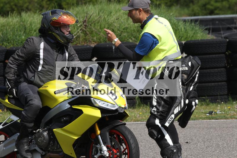 /Archiv-2025/10 23.04.2025 Cornu Master School ADR/gruen-vert/32